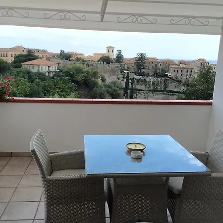 Il Barone - Free Private Parking Bed & Breakfast Tropea
