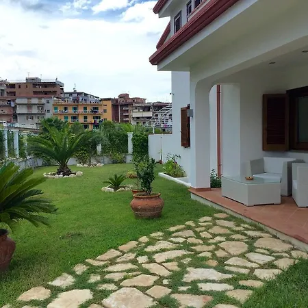 Bed & Breakfast Il Barone - Free Private Parking 4*