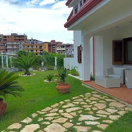 Bed & Breakfast Il Barone - Free Private Parking 4*